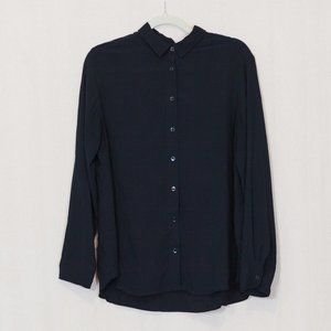 Uniqlo long sleeved black button up dress shirt